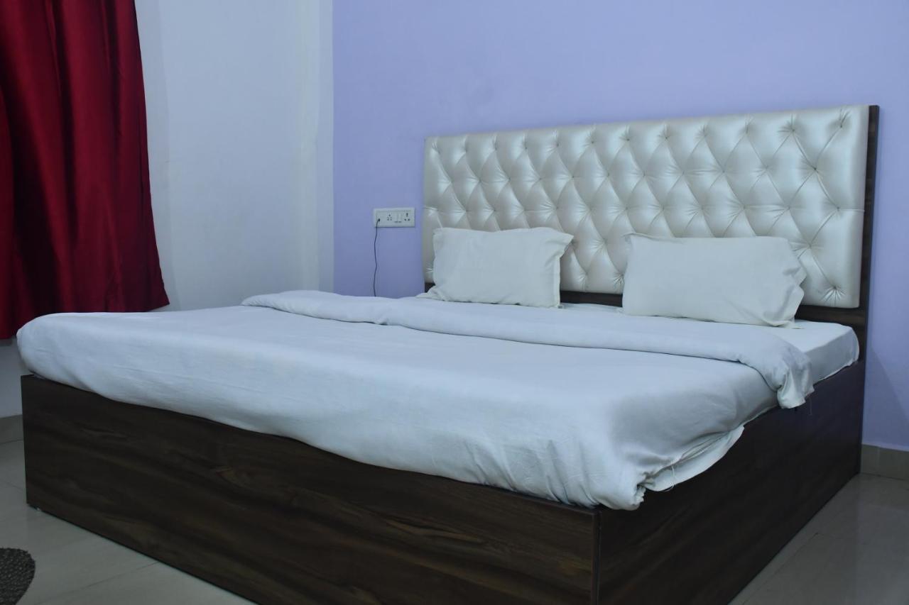 Hotel Awadh Palace Sahjanwa Экстерьер фото